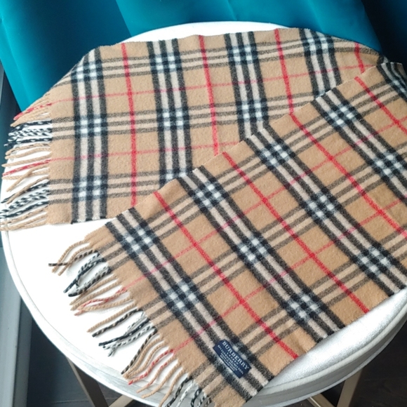 sold Burberry Wool & Cashmere Blend Scarf - Picture 3 of 3